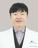 Hyeon-Woo Seon 증명사진 교수님