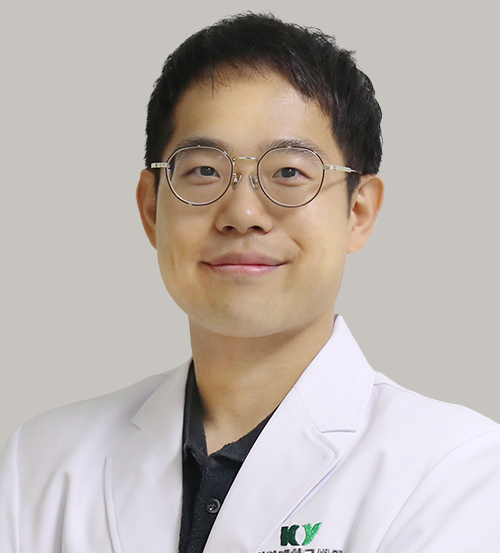 Jun-Young Choi 증명사진 교수님