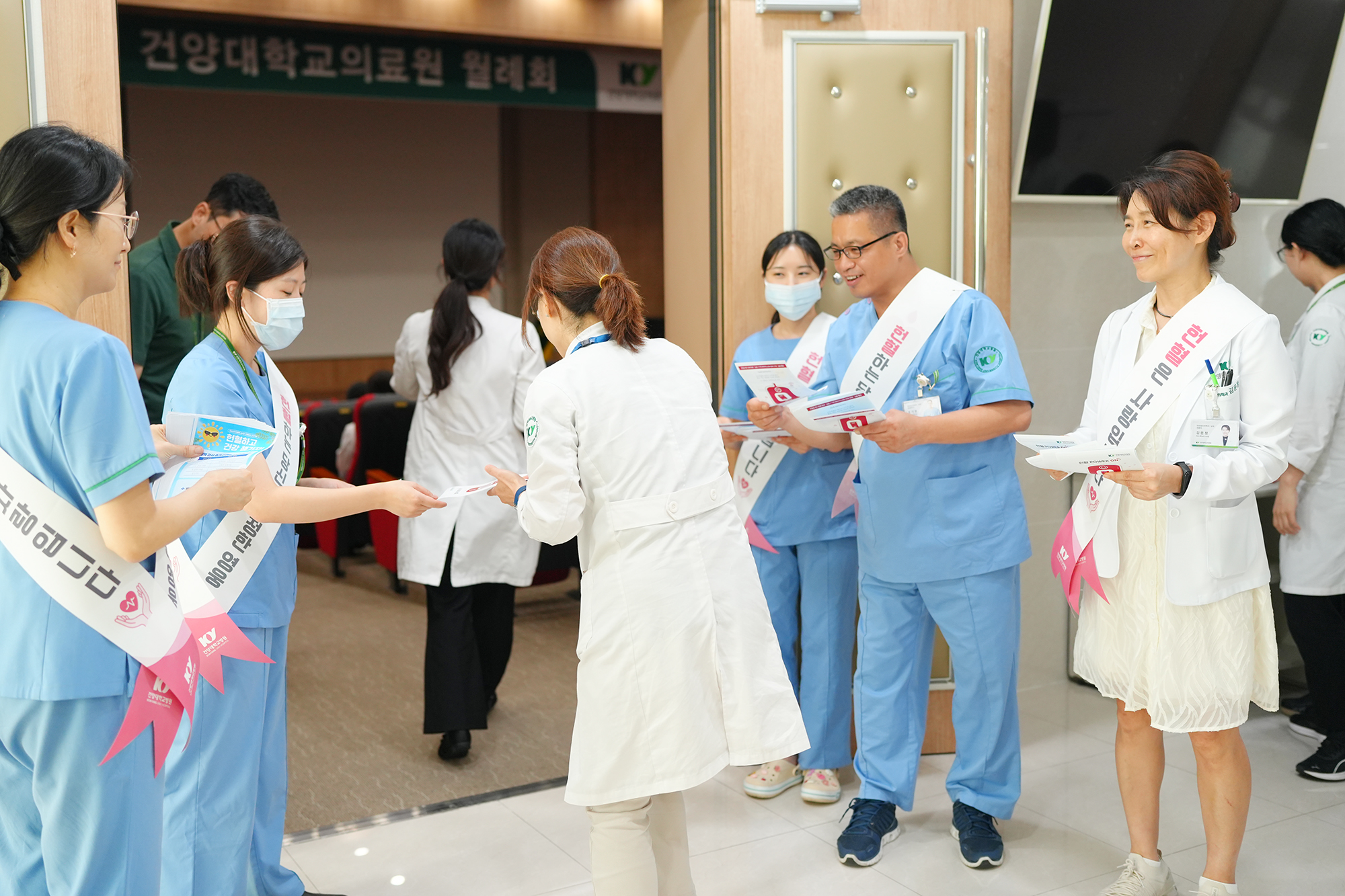 &apos;헌혈하고 건강 점검도&apos;… 전 직원 헌혈 독려