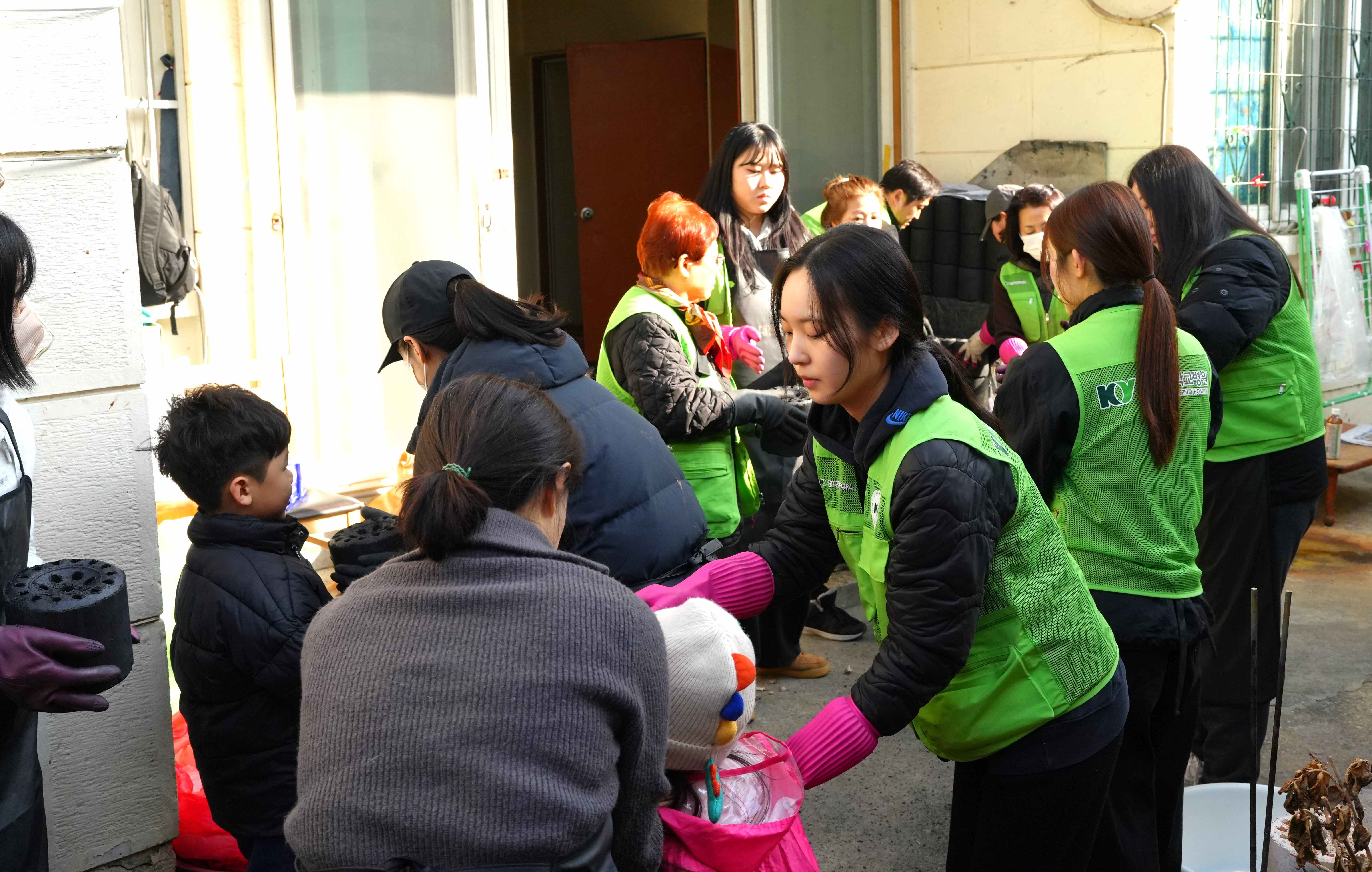 사랑나누리봉사단, 연탄 나눔 배달 봉사